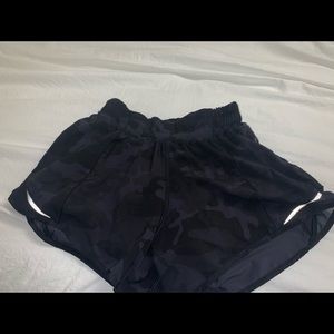 CAMO HOTTY HOT SHORTS